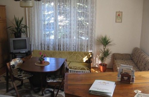 Eger Apartment | Family-Friendly Családi Vendégház with Top Amenities