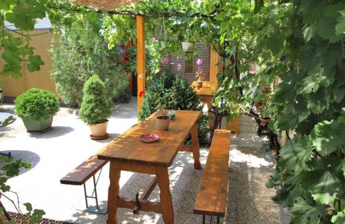 Eger Apartment | Family-Friendly Családi Vendégház with Top Amenities
