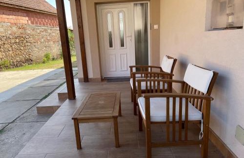 Szerencs Apartment | Guest Rated 10/10: Csalogány Vendégház with Family Amenities