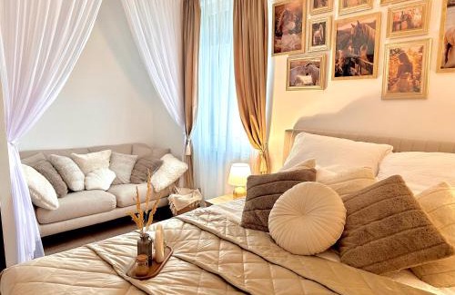 Kalocsa Apartment | Csatangoló Lovas Apartman Gold
