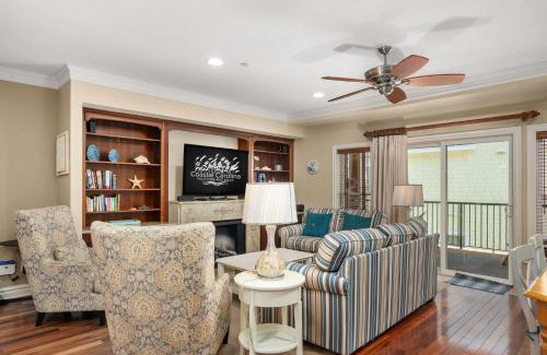 Kill Devil Hills House | Oceanfront Escape at CSC3E Afternoon Delight Hotel