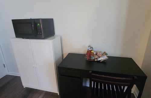 Simi Valley Bed & Breakfast | Family-Friendly Stay at Revelation Hotel with Breakfast Included