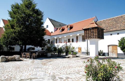 Oslip Hotel | Experience CSELLO MÜHLE OSLIP: Top-Rated Venue & Dining