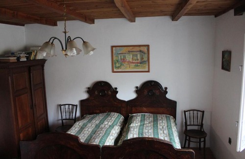 Cered House | Discover Csengettyűs Vendégház: Family-Friendly Retreat