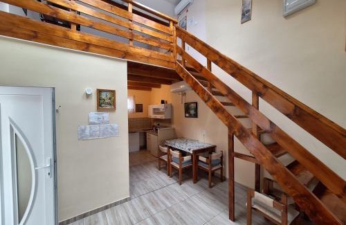 Cserkeszolo Apartment | Discover Cserke Holdfény Apartman: Pet-Friendly Retreat