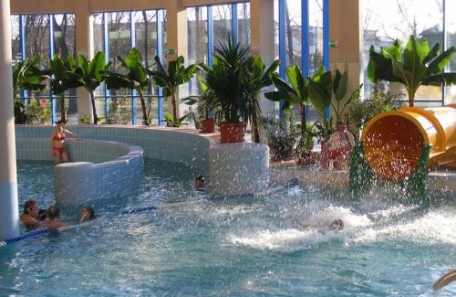 Cserkeszolo Apartment | Top-Rated Cserke-Thermál Apartman with Hot Tub & Kitchen