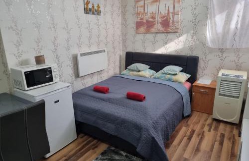 Kisvarda Apartment | Family-Friendly Retreat at Csillag Apartman with Great Ratings