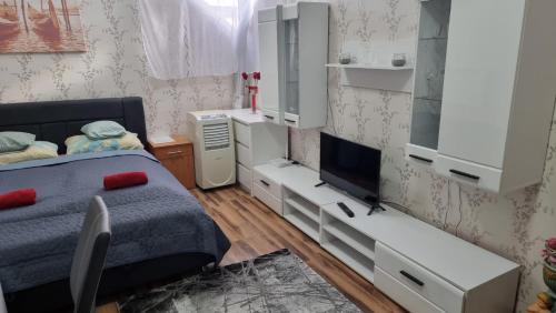 Kisvarda Apartment | Family-Friendly Retreat at Csillag Apartman with Great Ratings