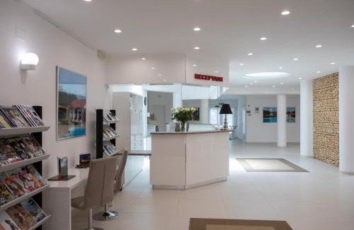 Csolyospalos Hotel | Experience Csipkerozsa Parkhotel: 4-Star Comfort Awaits