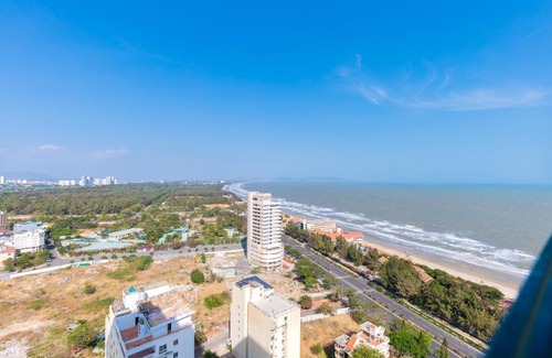 Vung Tau Apartment | CSJ Hotel Vung Tau: Ocean View with Pool & Breakfast