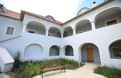 Mad House | Guest Rated 9/10 at Csodarabbik Útja Fogadó
