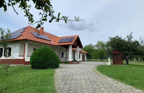 Mogyoroska House | Top-Rated Csonkás Kúria Vendégház in Scenic Zemplén