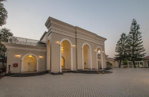 Coimbatore Resort | Relaxing CSR Landmark Resorts with Pool and Family Amenities