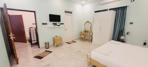 Coimbatore Resort | Relaxing CSR Landmark Resorts with Pool and Family Amenities