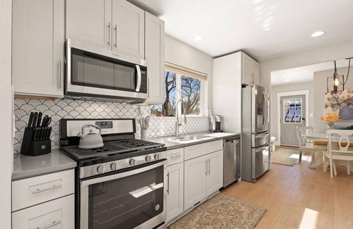 University Park House | CSU Hideaway – King Bd, Backyard Oasis, EV Charger