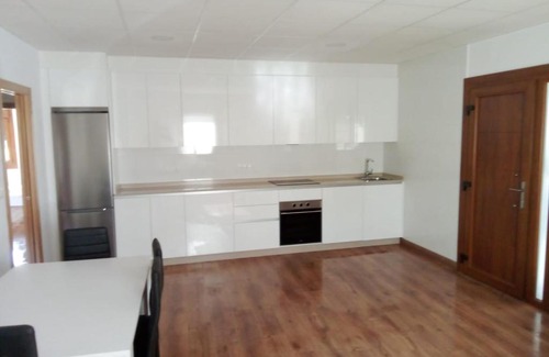 Vilanova de Arousa House | Cuadra: Guest Rated 9.9 with Family & Pet Friendly Amenities