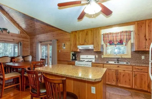Clearfield Cabin | Experience Cub Cabin @ The Bear's Den - 10/10 Rated Retreat