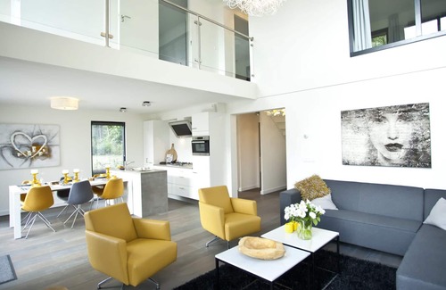 Nijkerk House | Experience Lake View Bliss at Cube Magnifique Plus 8