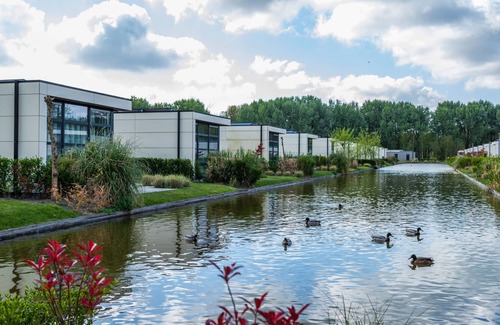 Velsen-Zuid House | Experience Oceanfront Comfort at Cube Maximaal 4