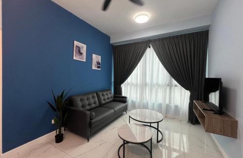 Kampung Pantai Dalam Apartment | Modern Cubic Botanical KL Bangsar with Pool & Parking
