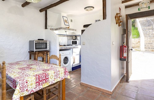 Jimera de Libar Cottage | Cubo's Casa Rural La Albahaca de Libar/private pool/free wifi/views