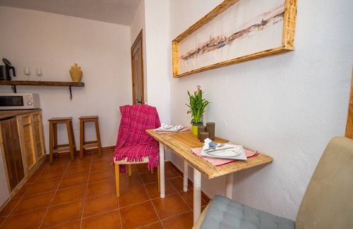 Coin Cottage | Relax at Cubo's Casa Rural La Cañada with Private Pool