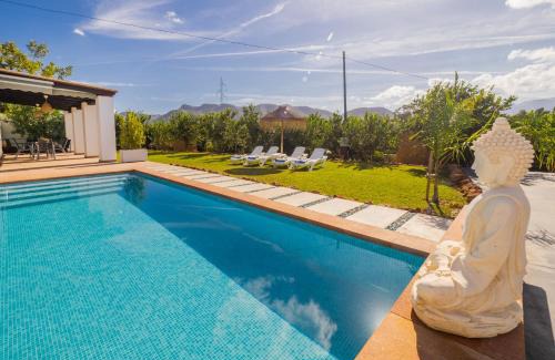 Cartama House | Discover Cubo's Casita Bolaño: Family-Friendly Getaway
