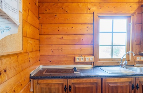 Coin Ski Chalet | Discover Pure Nature at Cubo's Coin with Top Amenities
