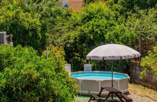 Coin Apartment | Discover Cubo's Estudio El Encanto de Coín: Poolside Retreat