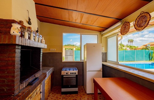 Alhaurin de la Torre Cottage | Exceptional Stay at Cubo's Finca Megan with Private Pool