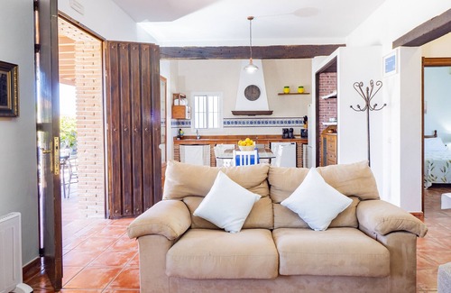 Alhaurin de la Torre Cottage | Discover Cubo's Finca La Viña Angulo with Private Pool