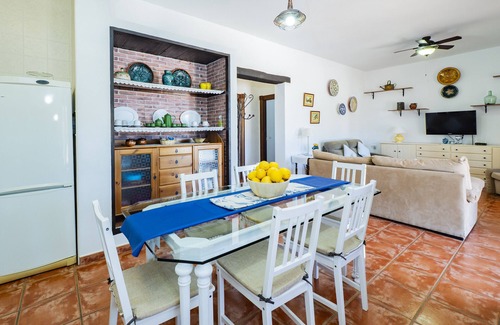 Alhaurin de la Torre Cottage | Discover Cubo's Finca La Viña Angulo with Private Pool
