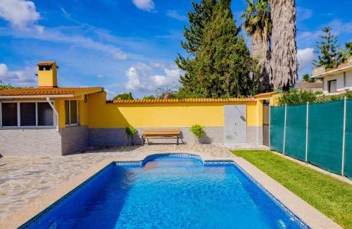 Alhaurin de la Torre House | Experience Cubo's Finca Megan: Family-Friendly with Pool