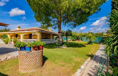 Alhaurin de la Torre House | Experience Cubo's Finca Megan: Family-Friendly with Pool
