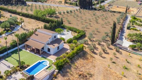 Alhaurin el Grande House | Relax at Cubo's Finca Tallulah with Pool & Family-Friendly Fun
