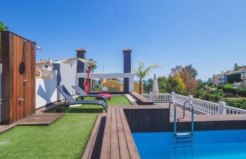 Monte Sancha Villa | Discover Cubo's Gibralfaro House in the City Center
