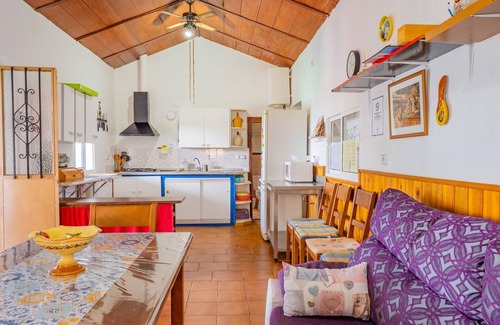 Ardales Cottage | Relax at Cubo's La Casa del Abuelo with Private Pool