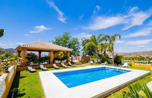 Cartama Villa | Villa Fina: Guest Rated 10/10 with Heated Pool & Mini Golf