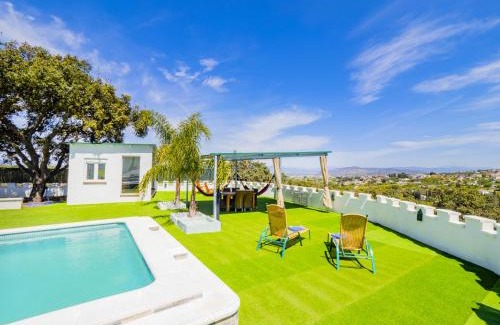 Alhaurin el Grande Villa | Discover Cubo's Villa El Encinar: Family-Friendly Retreat