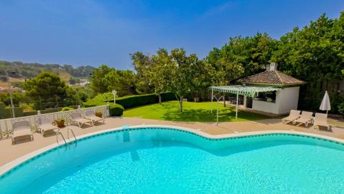 Torremolinos Villa | Cubo's Villa Galemar Torremolinos Pool & Padel