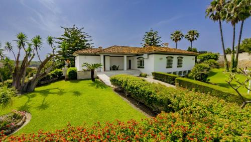 Torremolinos Villa | Cubo's Villa Galemar Torremolinos Pool & Padel