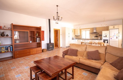 Cartama Villa | Relaxing Villa Miraflores with Private Pool & BBQ Amenities