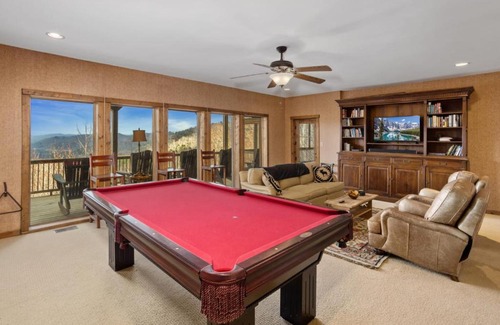 Boone House | Discover Cucumber Tree Lodge: Pet-Friendly Retreat with Spa