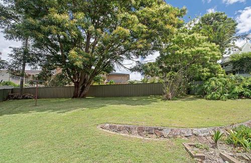 Nelson Bay House | Cozy Cuddles Cottage: Family and Pet-Friendly Getaway