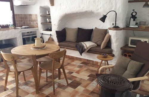 Benamaurel Cottage | Discover Cueva Aventura Francesca: Top-Rated Ocean View Retreat