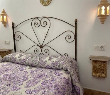 Guadix House | Pet-Friendly Cueva El Jaraiz with Family Amenities