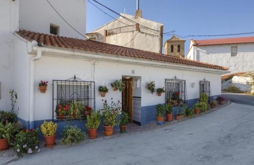 Benamaurel House | Pet-Friendly Retreat: Cueva El Murallon, Rated 9.4/10