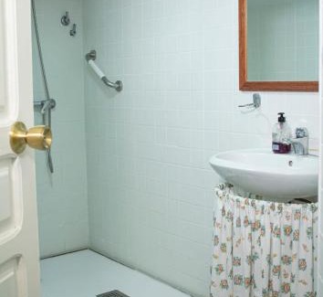 Gorafe House | Discover Cueva Navarro: Child-Friendly Escape with Top Ratings