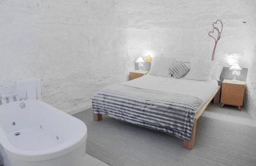 Valtierra House | Experience Comfort at Cuevas de las Bardenas Hotel