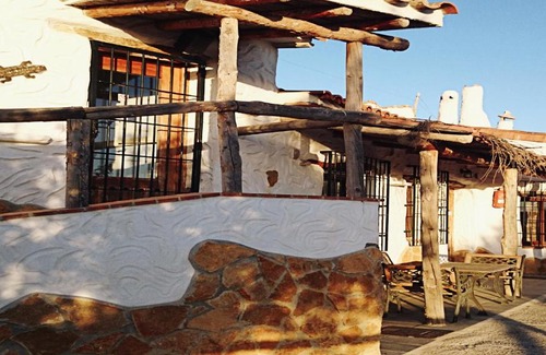 Gor Apartment | Pet-Friendly Retreat at Cuevas El Atochal - Rated 8/10